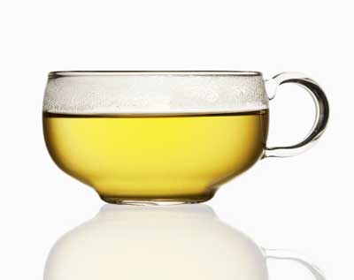 El té verde no tiene efectos secundarios y es de gran ayuda para bajar de peso y definir.